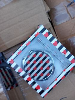 MAKEUP SETS APROX 100