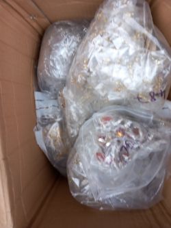 MIXED JEWELLERY AND EARRINGS APROX 700