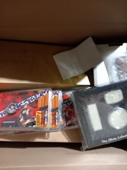 MIXED ITEMS APROX 500