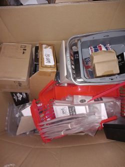 MIXED ITEMS APROX 400