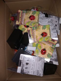 MIXED ITEMS APROX 300