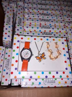RELDA WATCH SET APROX 200