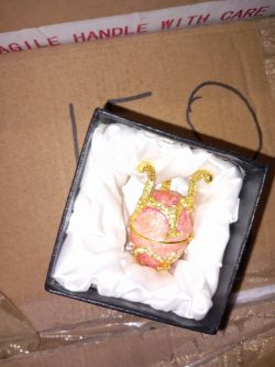 GOLDEN EGG HOLDER APROX 75