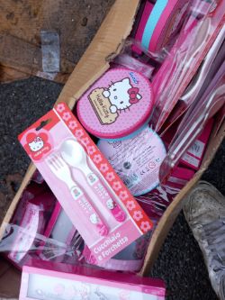 MIXED GIRL SETS APROX 100