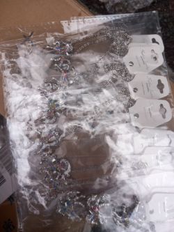 ASSORTED NECKLACES APEOX 400