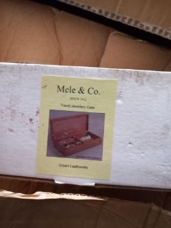 TRAVEL JEWELRY CASE APROX 25