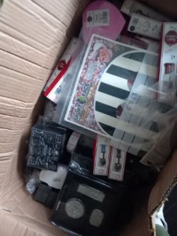 MIXED ITEMS APROX 250