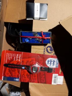 MIXED BOX AROUND 700 ITEMS