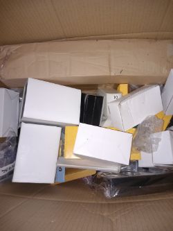 MIXED ITEMS APROX 300