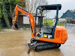 HANIX H15B TRACKED EXCAVATOR C/W OFF SET BOOM & RUBBER TRACKS.