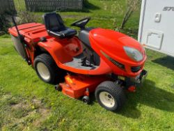 KUBOTA GR2100 4WD DIESEL RIDE ON MOWER - 1106 HOURS - REAR TIPPING COLLECTOR