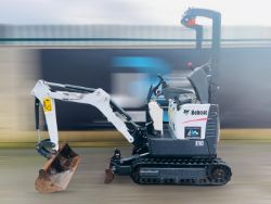 BOBCAT E10 EXCAVATOR 2018 961 HOURS EXPANDING UNDERCARRIAGE