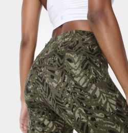 SWEATY BETTY POWER 7/8 GYM LEGGINGS GREEN ANIMAL TEXTURE PRINT SIZE XS