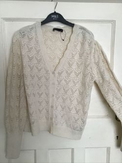 M&S LADIES CARDIGAN SIZE MED 40 P.T.P CREAM