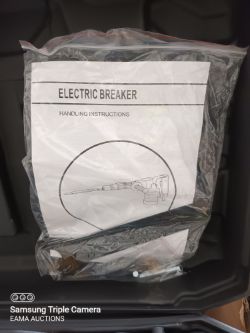 BOX 26 CONTAINING 1 BRAND NEW DEMOLITION HAMMER