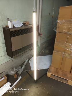 BOX 46 - 1 BRAND NEW LED CORNER STRIP LAMP WITH REMOTE