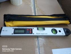 BOX 150 - 1 DIGITAL ANGLE LEVEL