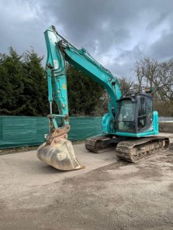 KOBELCO SK140SRLC-5 EXCAVATOR