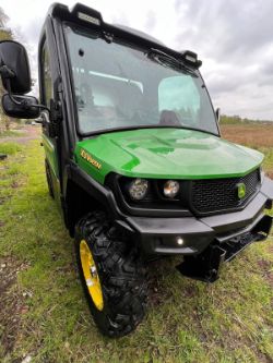 JOHN DEERE GATOR XUV 865M DIESEL FULL GLAZED CAB 2021 ROAD LEGAL SIDE BY SIDE