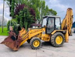KOMATSU 266D 4WD BACKHOE DIGGER C/W EXTENDING DIG & 3 X REAR BUCKET'S