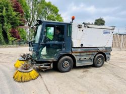 SCHMIDT SWINGO 200 4X2 ROAD SWEEPER *YEAR 2013* C/W AC CABIN