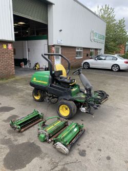 JOHN DEERE 2500A GANG MOWER WITH 2 SETS OF DECKS NO VAT