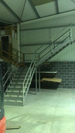INDUSTRIAL WAREHOUSE MEZZANINE STAIRS STEEL HEAVY DUTY SOLID