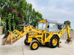 MASSEY FERGUSON 40 BACKHOE DIGGER C/W THREE IN ONE BUCKET
