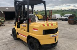 CAT. DP 50 DIESEL 5 TON FORKLIFT