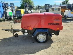 DOOSAN INGERSOLL RAND 7/31E DIESEL PORTABLE AIR COMPRESSOR WITH 110V GENERATOR