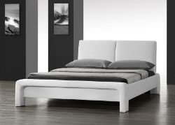 STUNNING WHITE KING SIZED BED (1823)