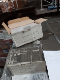 PALLET OF TILES APPROX 7500 UNITS