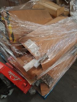 PALLET OF WALLPAPER APPROX 572 UNITS