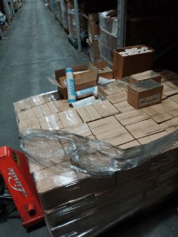 PALLET OF DESIGNER GUILD WALLPAPER BORDERS APPROX 1320 UNITS RRP £4000