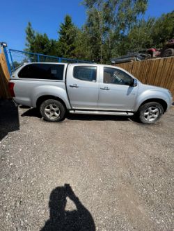 2014 ISUZU D MAX DOUBLE CAB PICKUP TRUCK - TWIN CAB 4X4