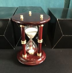 A BRAND NEW DESIGNER EGG TIMER