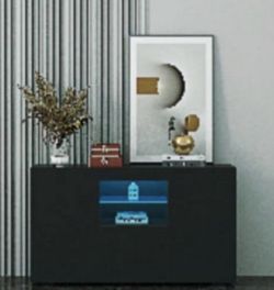 BRAND NEW HIGH GLOSS LED SIDE TABLE IN BLACK