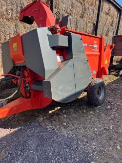 KUHN 3560 STRAW CHOPPER YEAR 2000