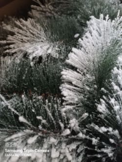 (L196) - 1 PALLET CONTAINING APPROX 5 BRAND NEW ARTIFICIAL XMAS TREES SNOW EFFECT