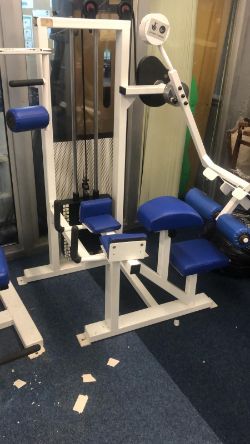 COMMERCIAL HEAVY DUTY GYM GLUTE KICKBACK MACHINE