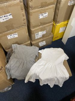 JOB LOT X700 BABY DRESSES COTTON/VISCOSE WHITE / GREY FROM 6-12 MONTHS TO 5-6 YEARS RRP £4,900