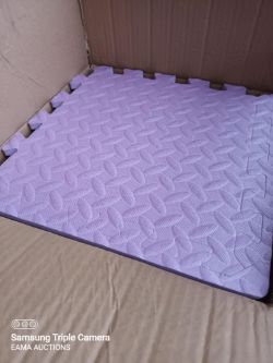P95 - 1 PALLET CONTAINING APPROX 23 BOXES EACH CONTAINING 30 PIECES OF MULTI COLOURED MATTING