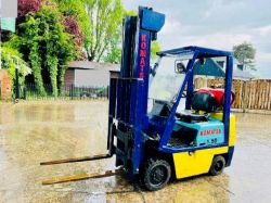 KOMATSU 1.50 FORKLIFT C/W 2 STAGE MASK & PALLET TINES