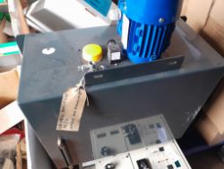 ENGINEERING LOT JL22 ILC GREASE / OIL RESOVOIR AND PUMP