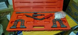 ENGINEERING LOT 54 GARAGE WORKSHOP LEVERING TOOL UNSURE OF MAKE AND MODEL (INCOMPLETE) KM48