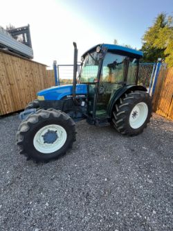 NEW HOLLAND TN65 S TRACTOR 4WD ONLY 4900 HOURS GENUINE