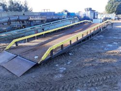 CONTAINER LOADING RAMP FORKLIFT