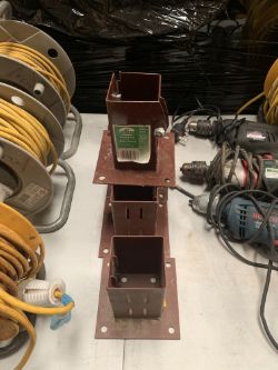 5X METAL FENCE POST BRACKETS