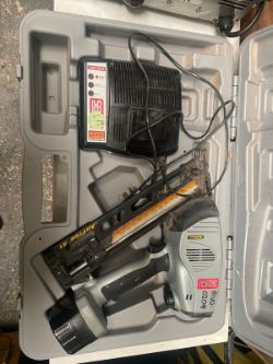 SENCO CORDLESS RIVET GUN IN BOX