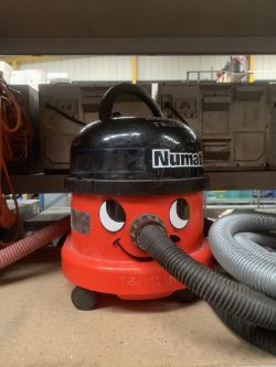 NUMATIC HENRY HOOVER WITH PIPE